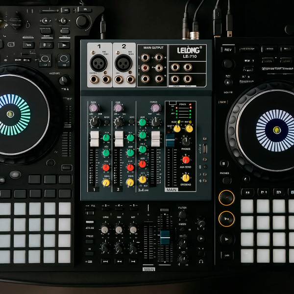 Mesa de Som Digital Mixer USB 4 Canais Bluetooth MP3 Player